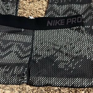 Nike pro dri fit leggings
